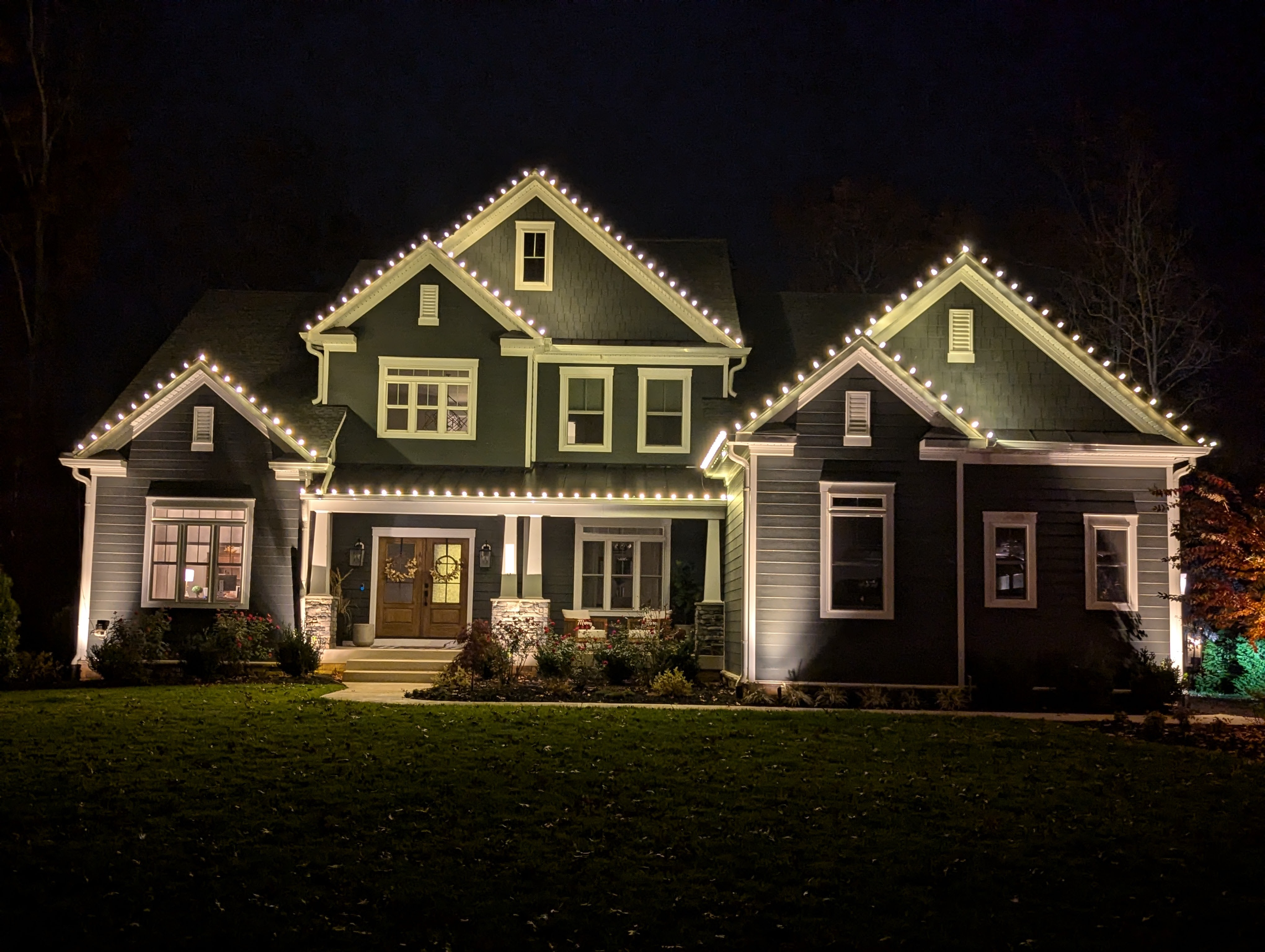 Custom holiday lighting design